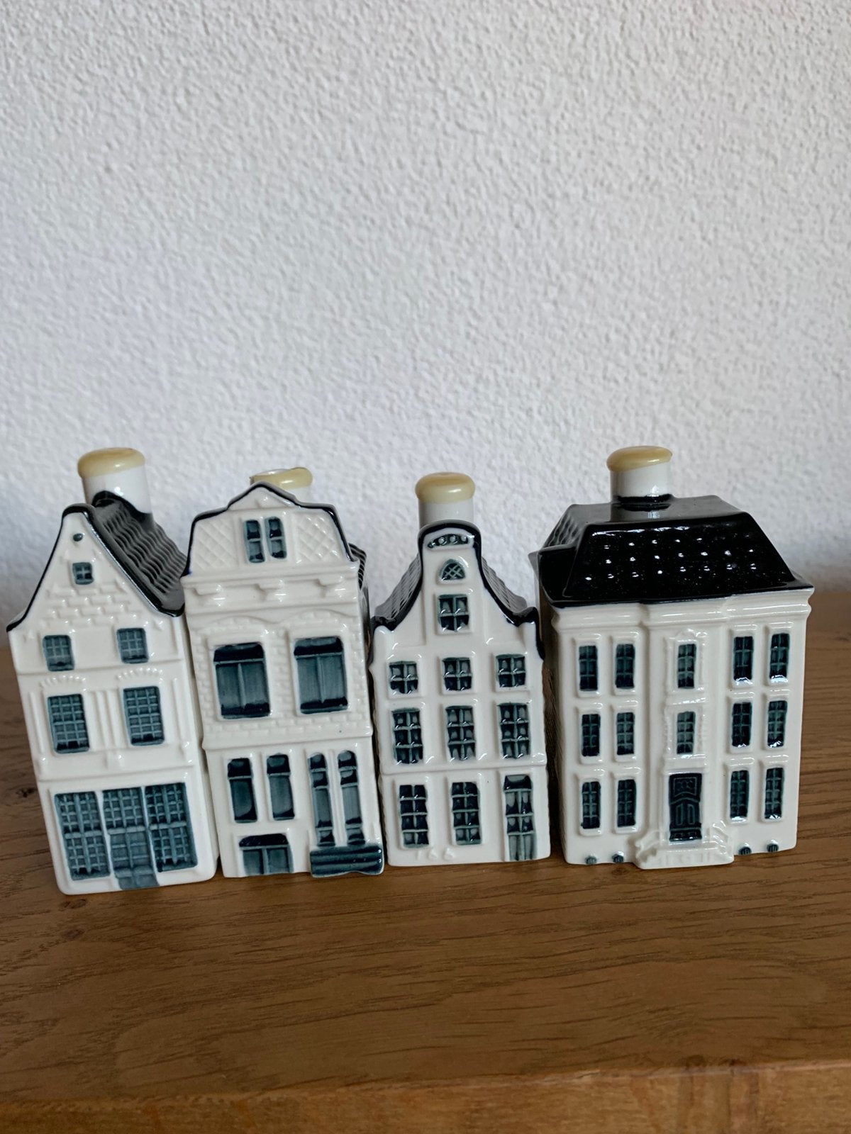 KLM huisjes, Verzamelen, KLM Huisjes, Ophalen, Zo goed als nieuw, Gevuld