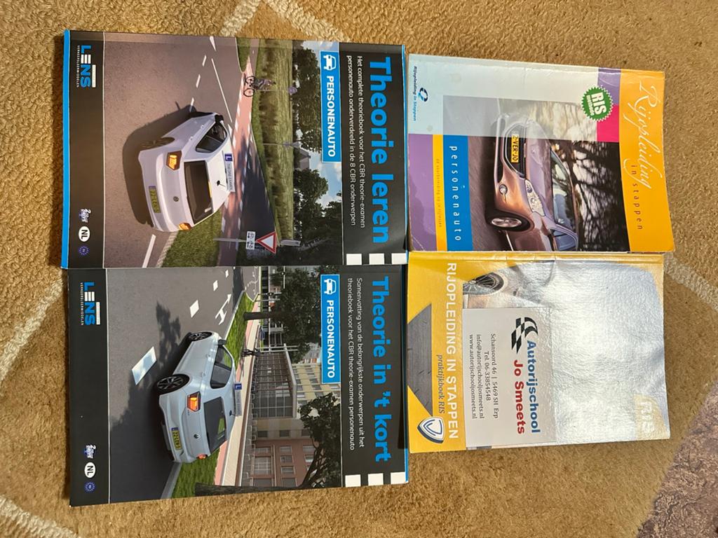 Theorieboeken auto rijles, Ophalen of Verzenden, Alpha, Zo goed als nieuw, Niet van toepassing