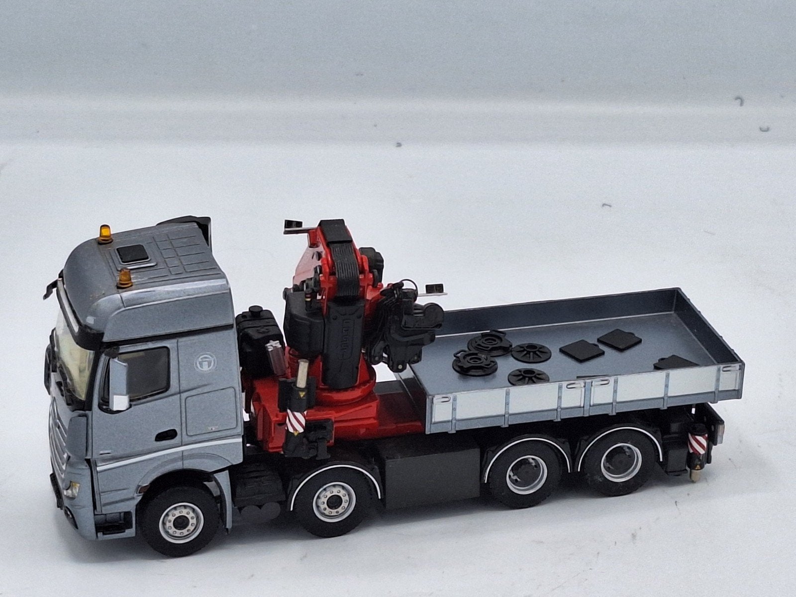 Mercedes Benz Actros MP4 Big Space 8X4 met Fassi 1100, WSi, Ophalen of Verzenden, Zo goed als nieuw, Bus of Vrachtwagen