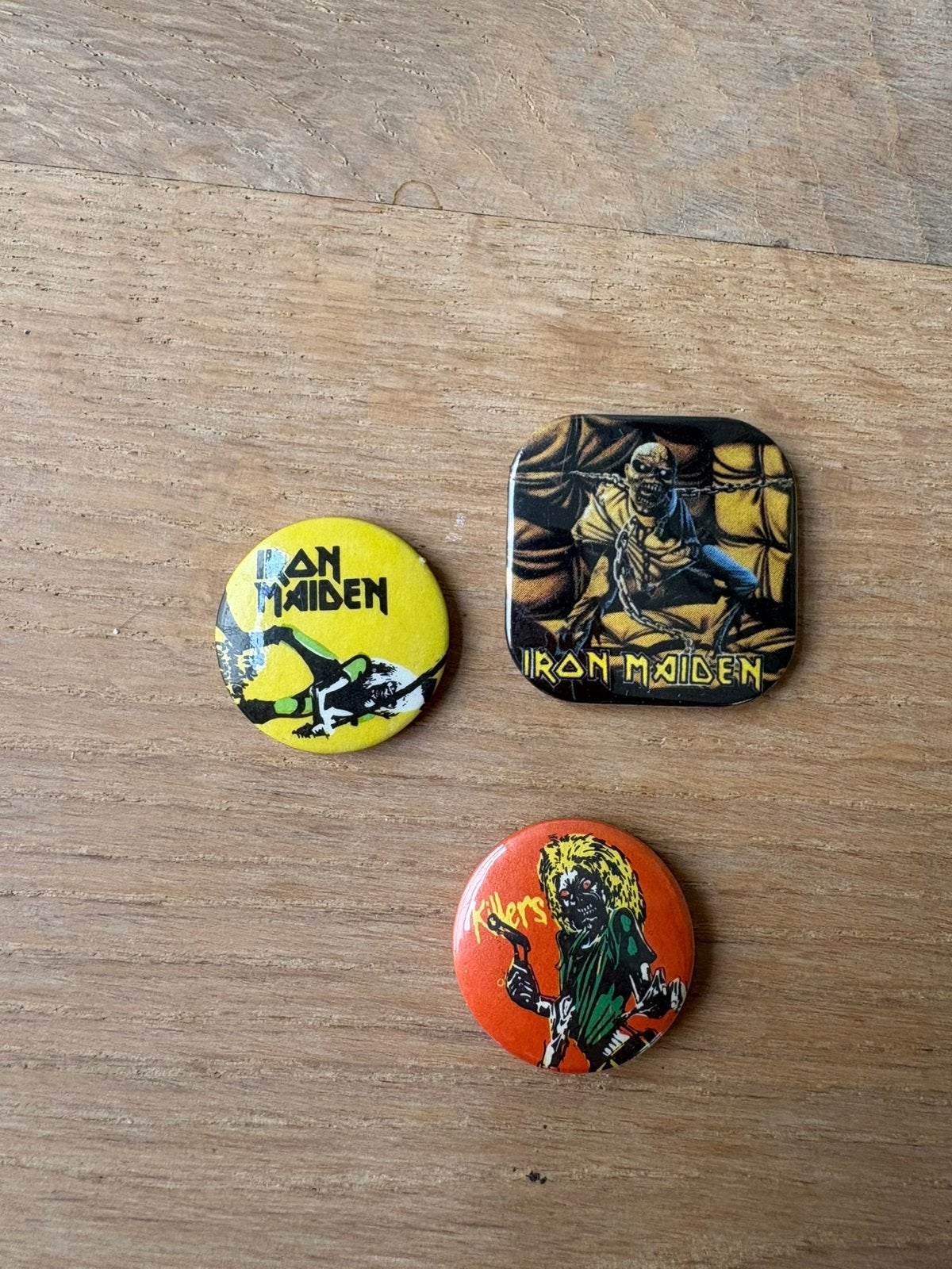 Iron Maiden vintage 80’s buttons, Verzamelen, Verzenden, Gebruikt, Overige onderwerpen