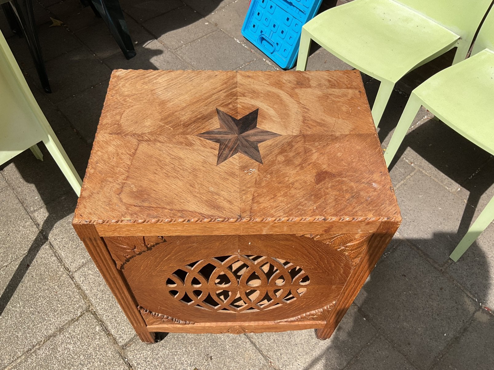 Kastje met wieltjes, Ophalen, Gebruikt, Jaren 60, Eikenhout