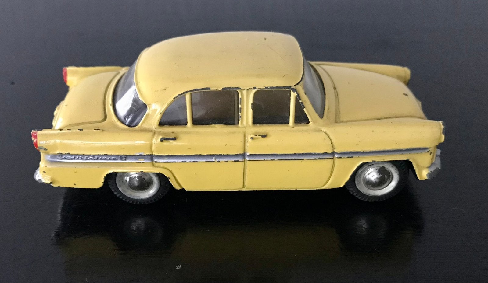 ATC modelpet nr.6 Prince (nissan) Skyline deluxe geel !, Verzenden, Zo goed als nieuw, Auto, Overige merken