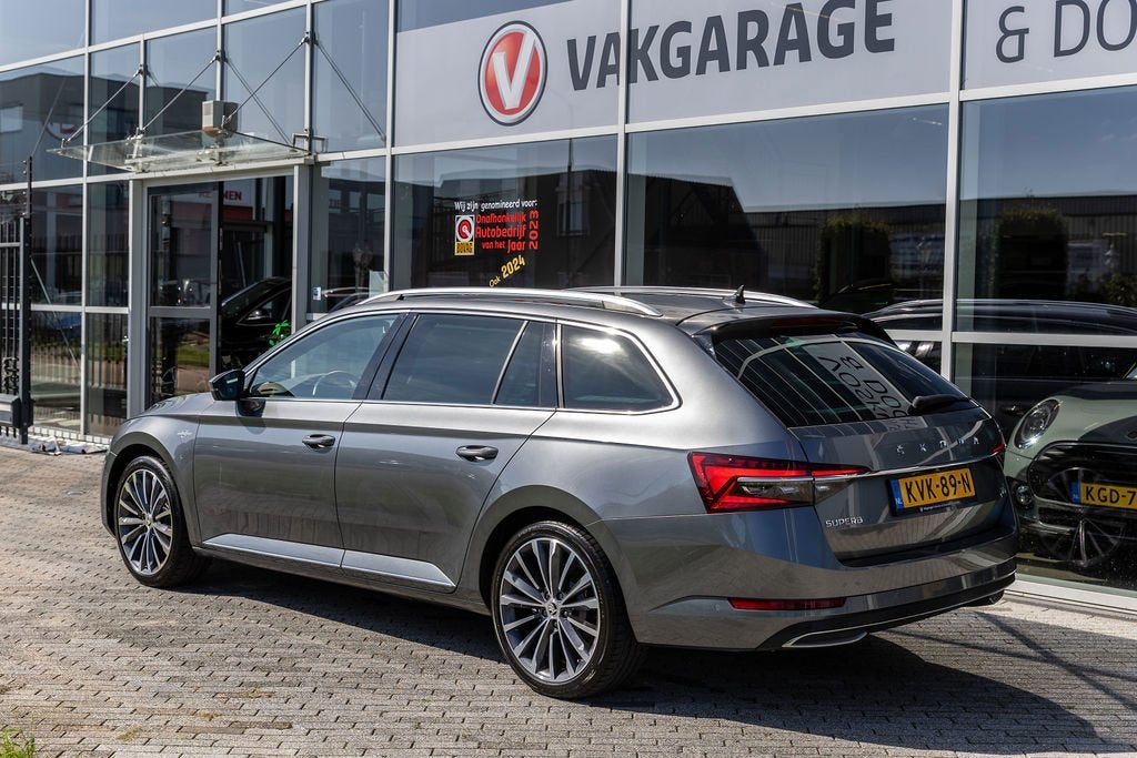 Skoda Superb Combi 1.4 TSI iV Laurin & Klement hybride PHEV, Auto's, Gebruikt, Automatische klimaatregeling, 1709 kg, Hybride Elektrisch/Benzine