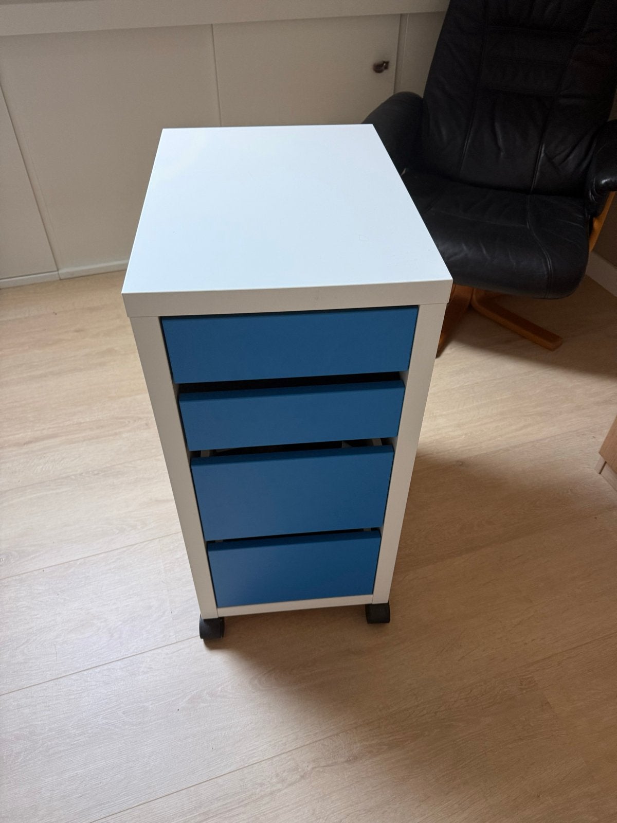 Ikea bureau kast op wielen met 4 lades, Ophalen, Gebruikt