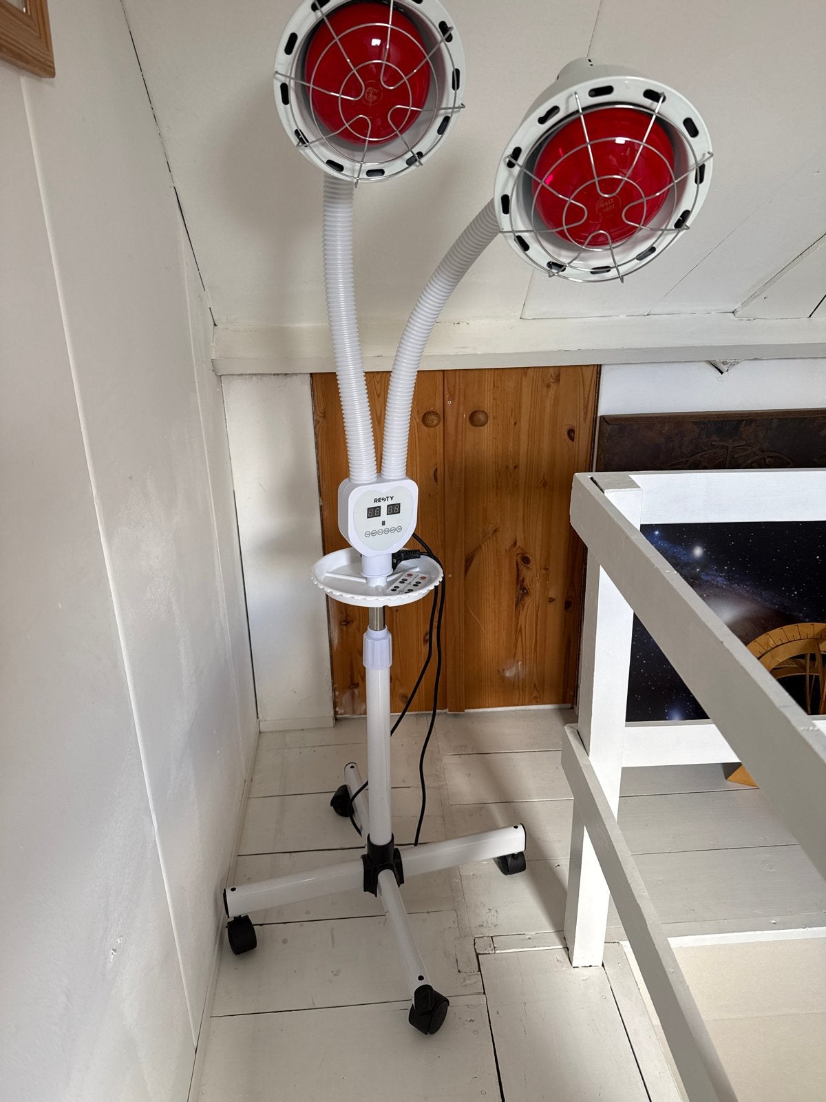 Te koop zo goed als nieuwe rode lamp met afstandsbediening, Diensten en Vakmensen, Welzijn | Overige