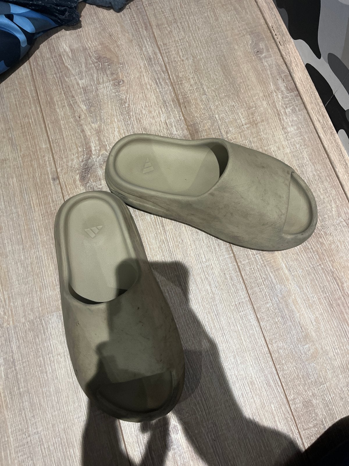 Adidas Yeezy Slides - Comfortabele en stijlvolle slippers, Ophalen, Gedragen, Overige kleuren, Slippers