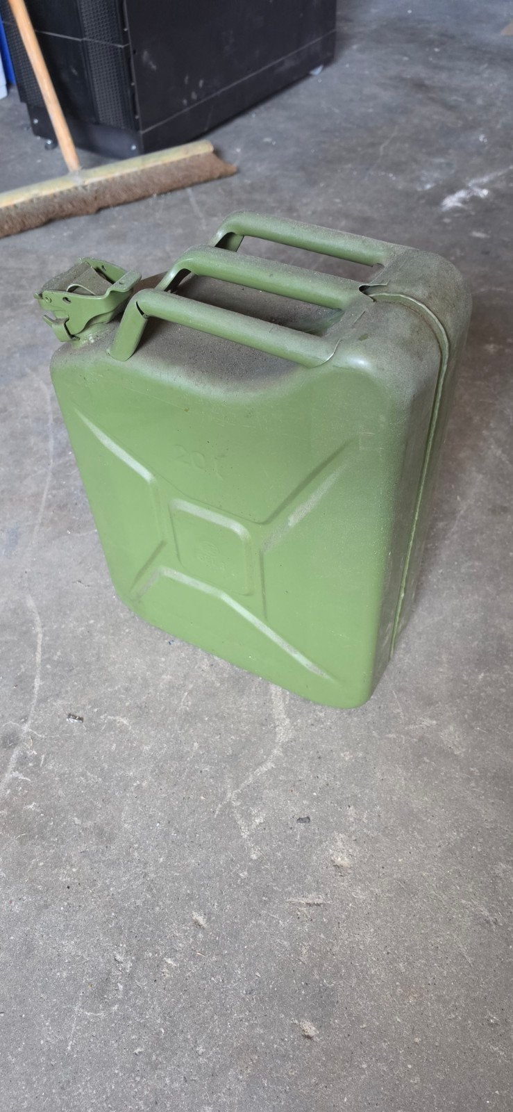 Metalen Jerrycan 20L - Groen 4 stuks, Auto-onderdelen, Brandstofsystemen, Ophalen, Gebruikt, Universele onderdelen