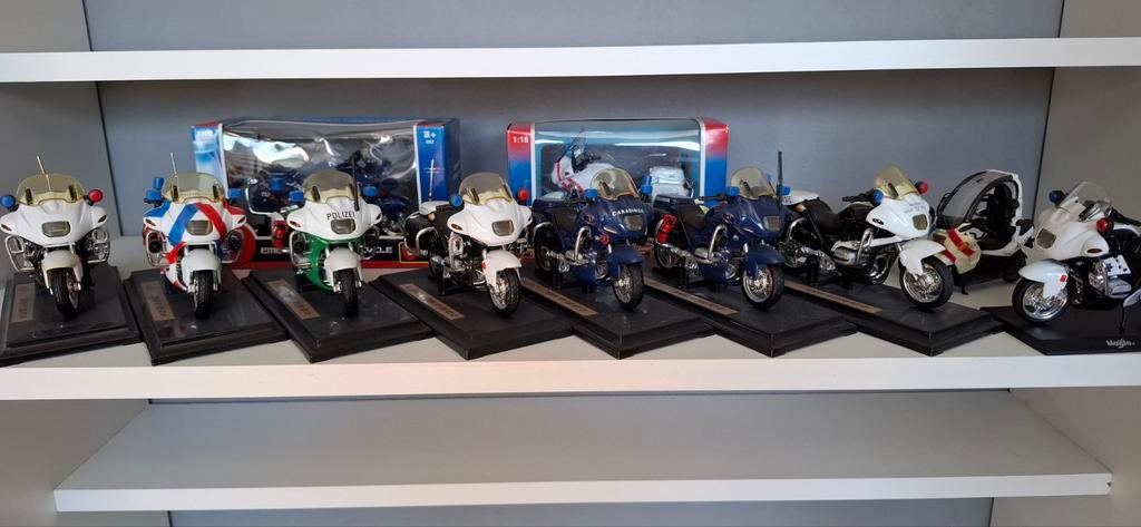 Verzameling modelmotoren, politie en carabinieri, Hobby en Vrije tijd, Ophalen of Verzenden, Motor