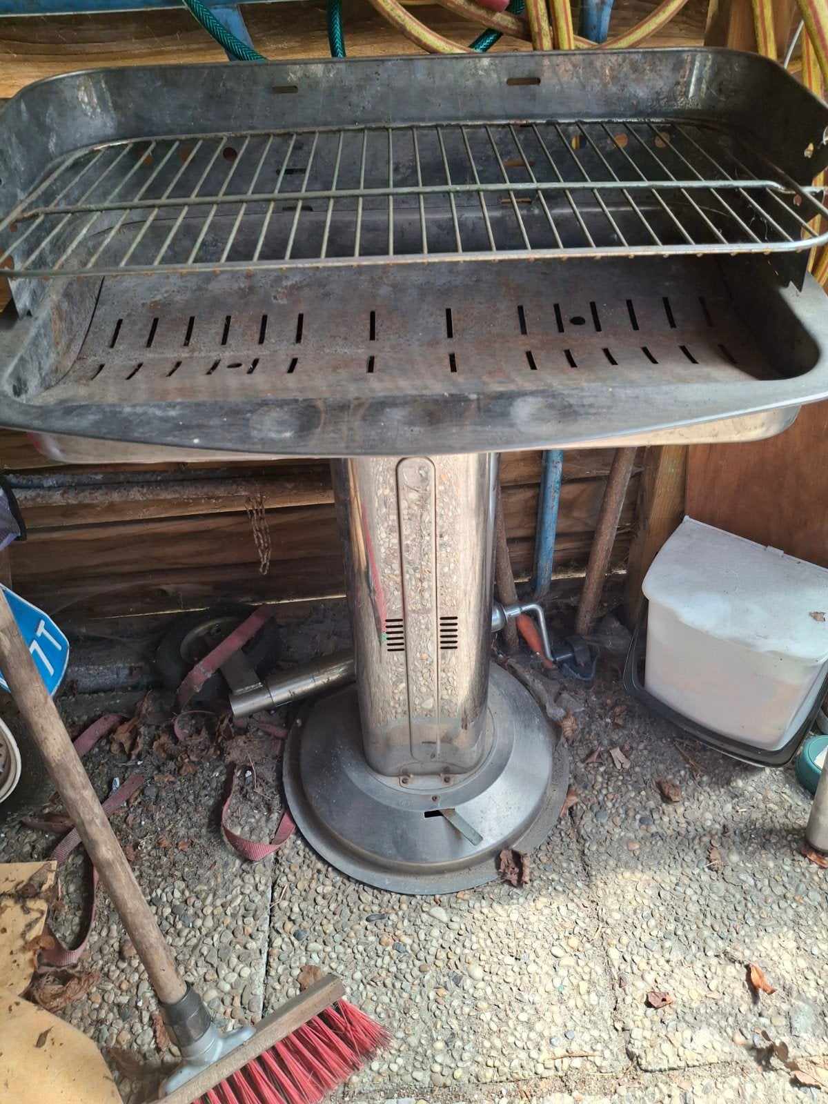 barbecue te koop, Ophalen