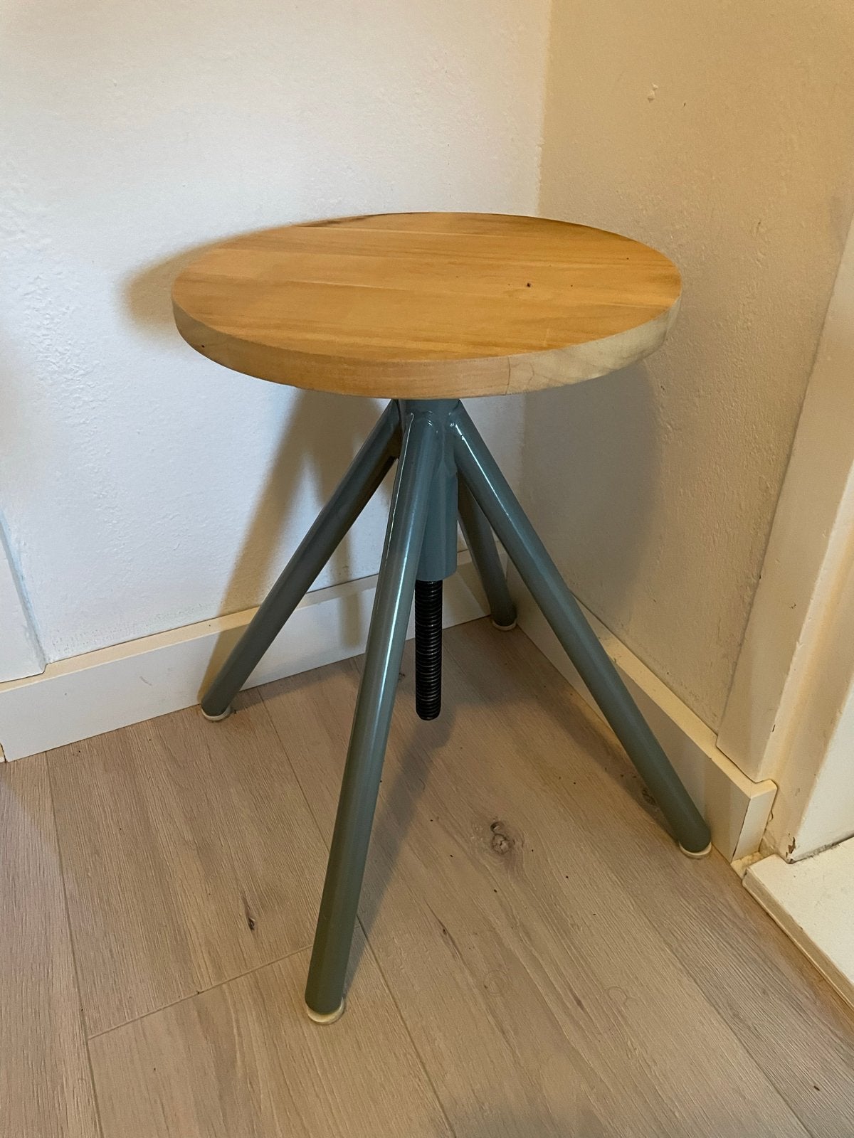 Verstelbare kruk / pianokruk met houten zitting, Huis en Inrichting, Ophalen, In hoogte verstelbaar, Gebruikt, Hout