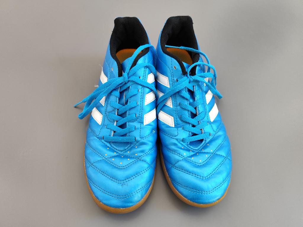 Adidas zaal binnen sportschoenen - maat 41 1/3, Kleding | Heren, Schoenen, Blauw, Sportschoenen, Ophalen of Verzenden, Adidas