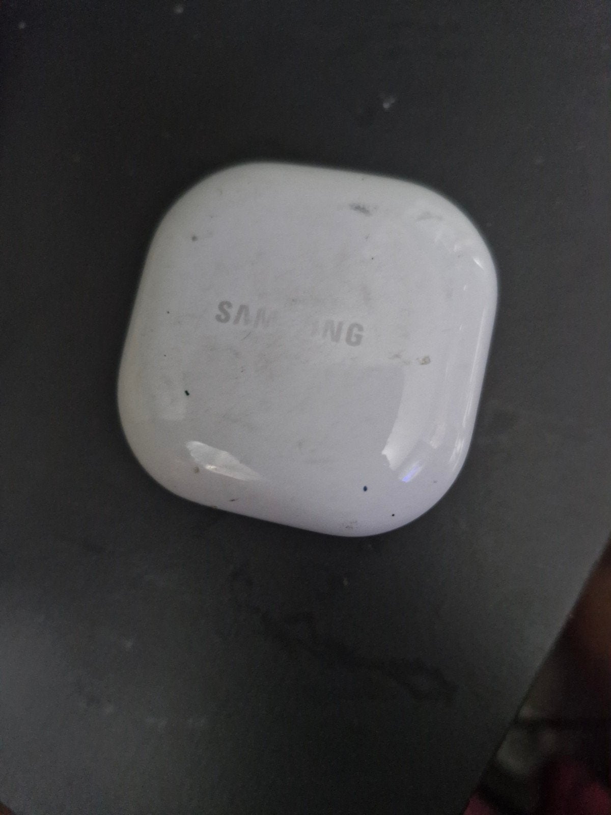 samsung galaxy buds oplaaddoosje zonder oortjes, Telecommunicatie, Mobiele telefoons | Oordopjes, Ophalen of Verzenden, Zo goed als nieuw
