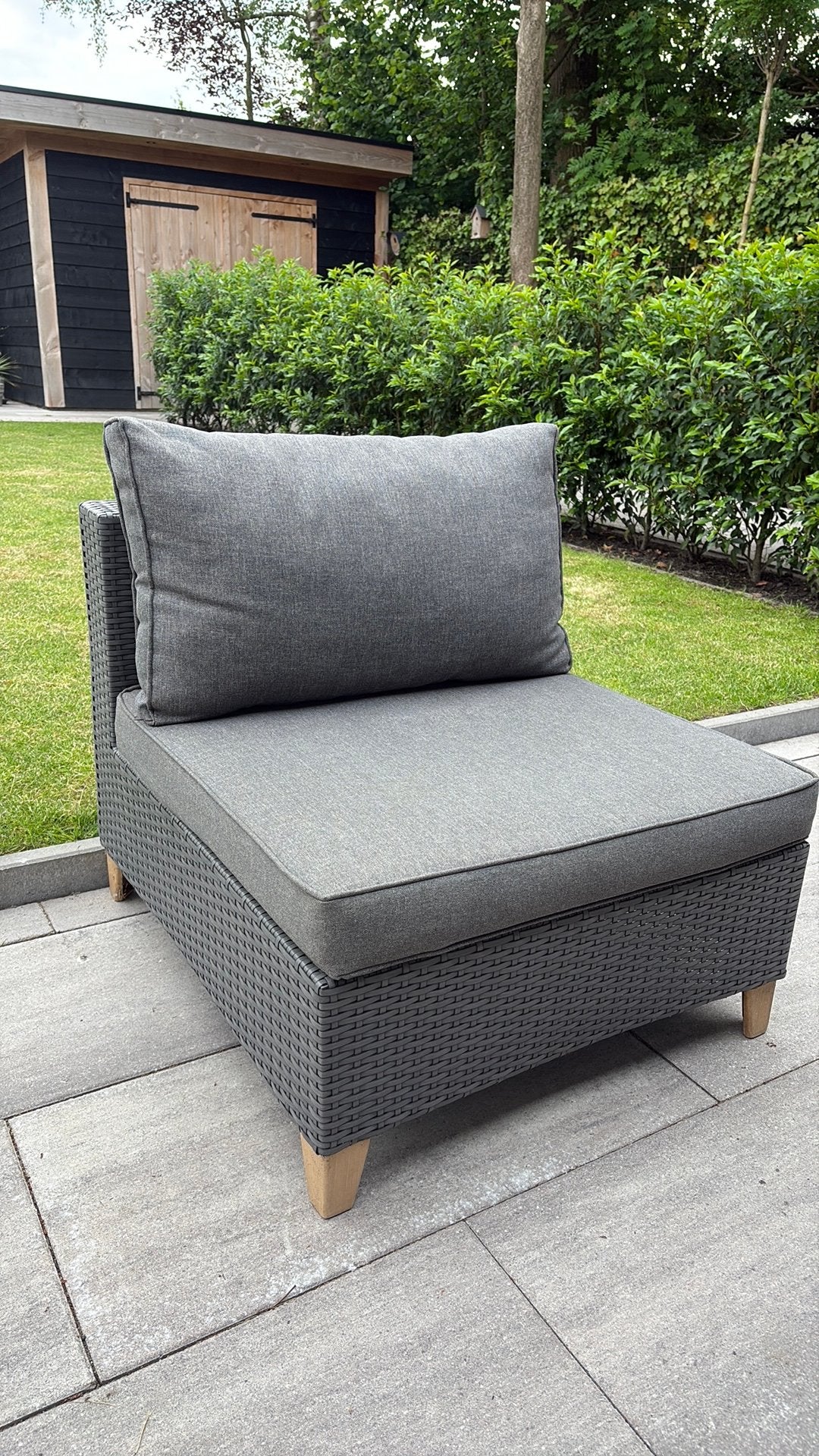 Grijze wicker lounge tuinstoel, Ophalen of Verzenden, Zo goed als nieuw, Wicker, 2 zitplaatsen
