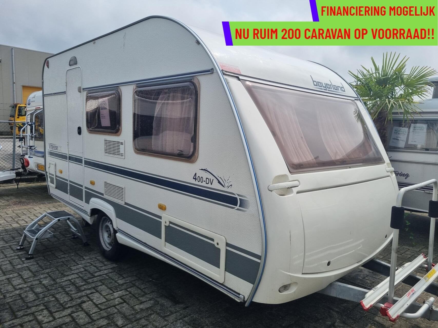 Beyerland Vitesse 400 dv VOORTENT + FIETSENDRAGER + DWARSBED, Hordeur, Bedrijf, Treinzit, 750 - 1000 kg