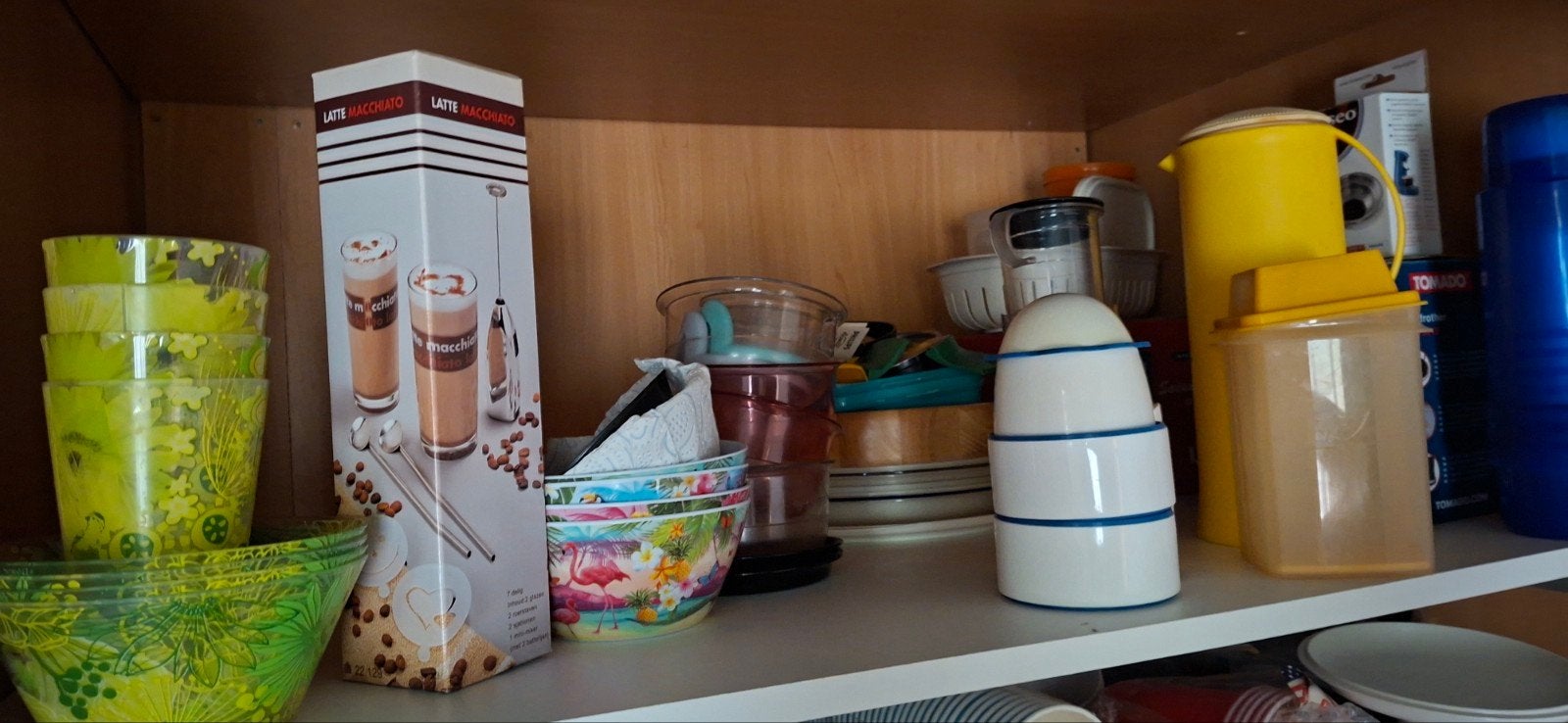 diverse Tupperware schalen schaaltjes thermoskan zuurpot etc, Ophalen