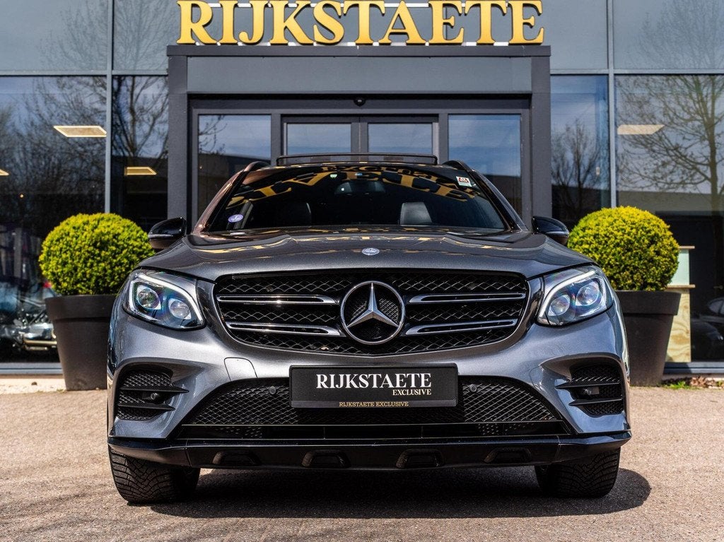 Mercedes GLC-klasse 350e 4MATIC Premium AMG|PANO|STOELVERW, Auto's, Mercedes-Benz, Automaat, Gebruikt, 4 cilinders, 2000 kg