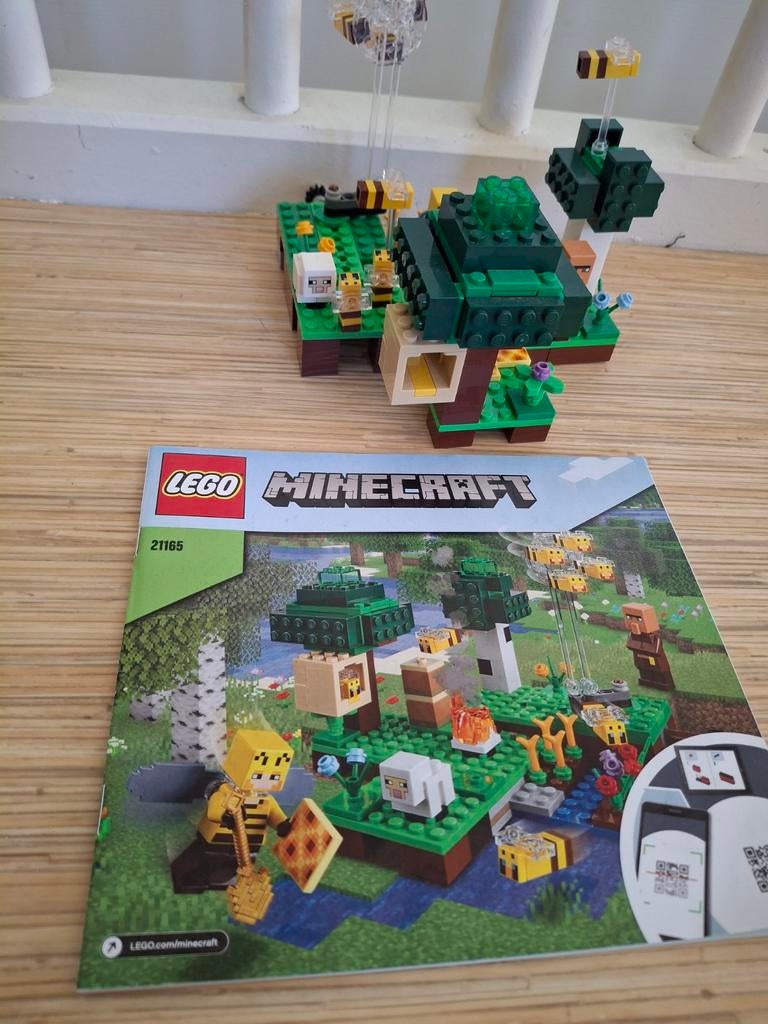 Lego Minecraft 21165 Bee Farm compleet met boekje, Kinderen en Baby's, Speelgoed | Duplo en Lego, Zo goed als nieuw, Lego, Complete set