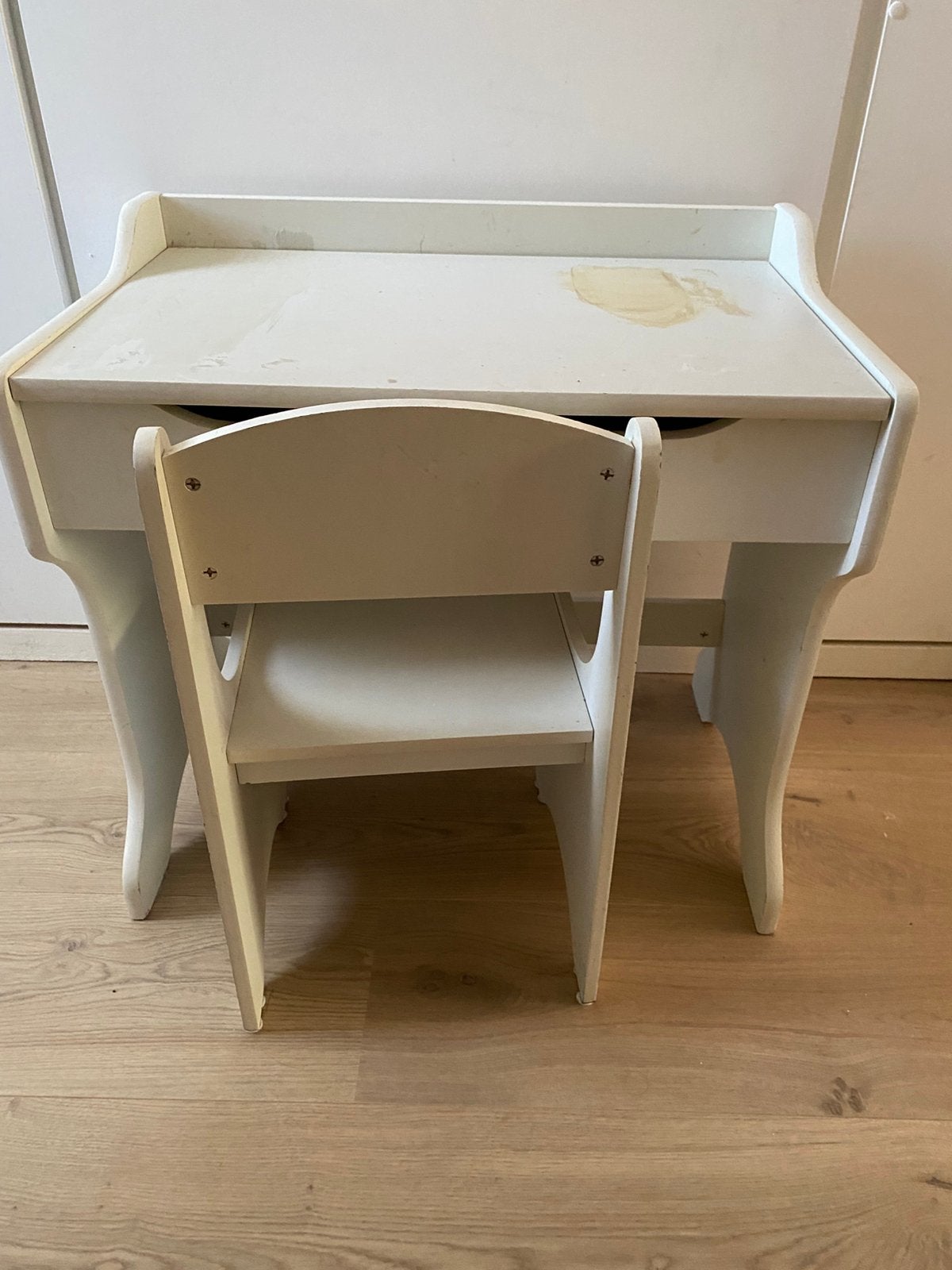Houten bureautje met klep en stoeltje, Ophalen, Gebruikt, Tafel(s) en Stoel(en)