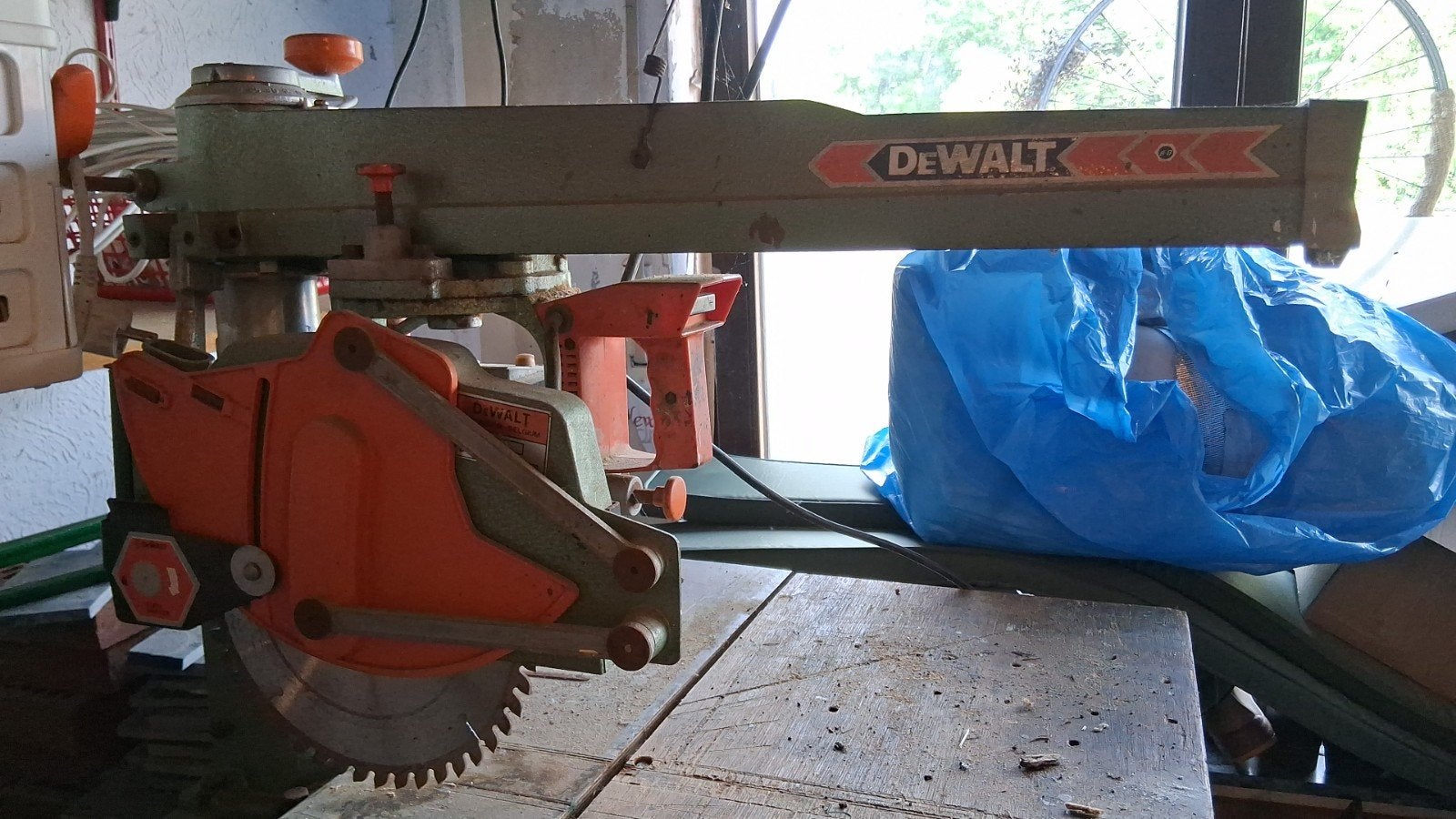 DeWalt radiaalzaag - Krachtige en veelzijdige zaag, Ophalen, Gebruikt, DeWalt, 70 mm of meer