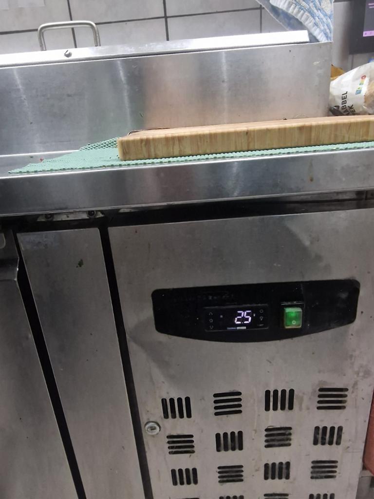 Combisteel rvs Koelwerkbank met Saladette, Zakelijke goederen, Horeca | Keukenapparatuur, Ophalen, Gebruikt, Koelen en Vriezen