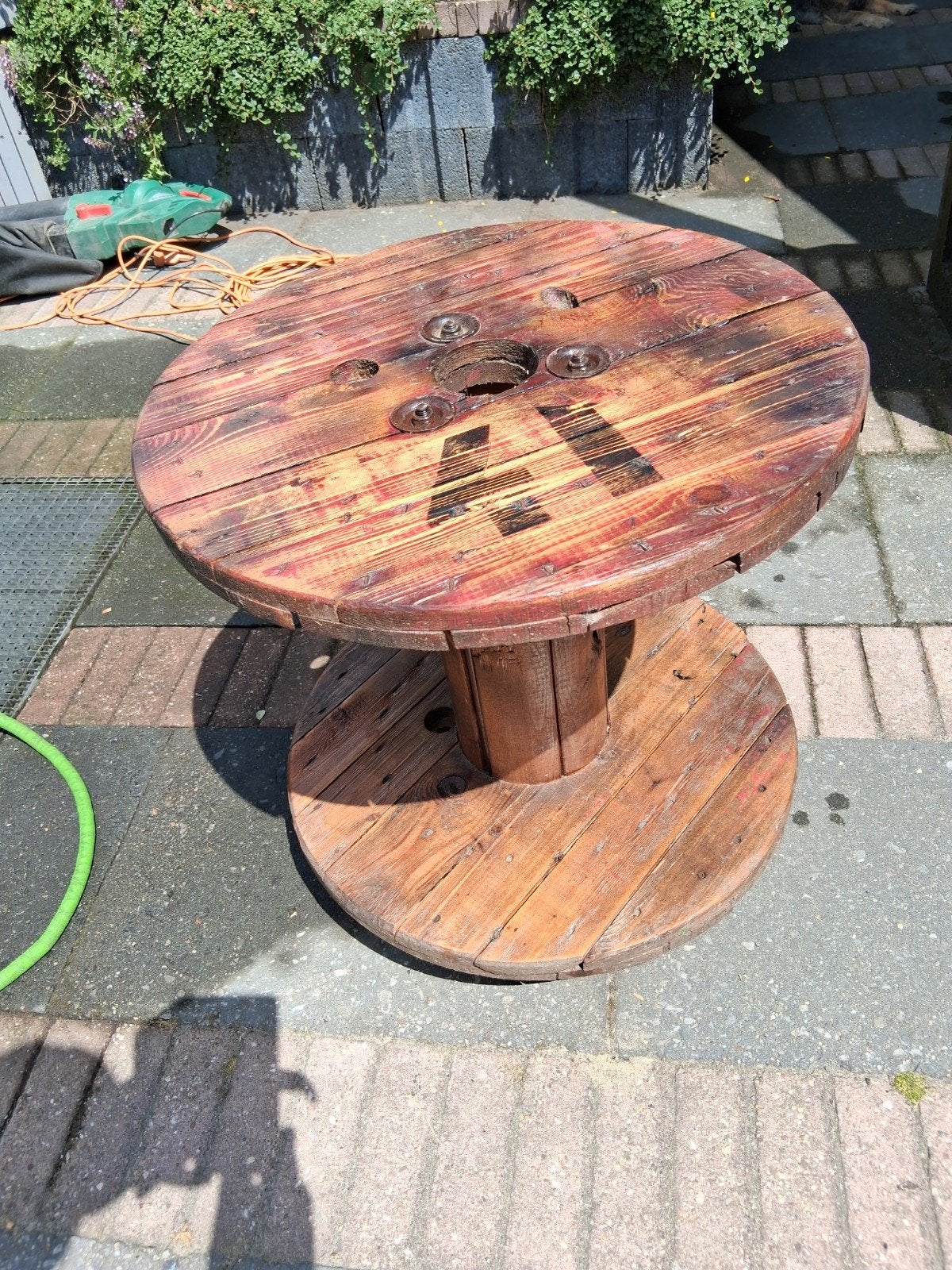 Unieke houten kabelhaspel salontafel, Huis en Inrichting, Tafels | Bijzettafels, Gebruikt, Rond, Industrieel, Rustiek, Landelijk
