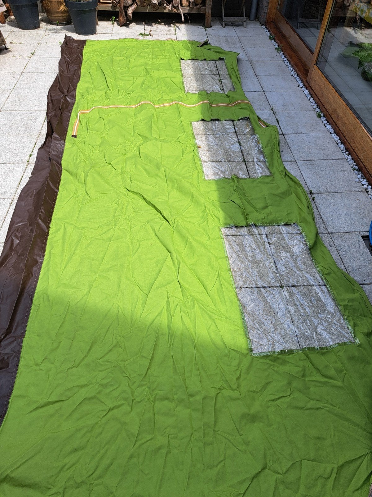Grote groene tentdoek met ramen - Gebruikt, Caravans en Kamperen, Tenten, Zo goed als nieuw, Verzenden