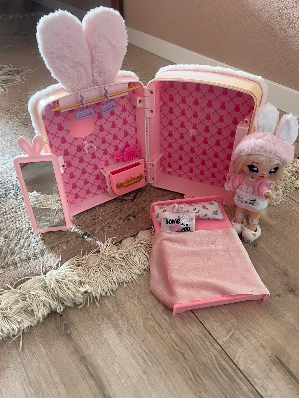 Na na na suprise koffer, Ophalen of Verzenden, Zo goed als nieuw, Poppenhuis