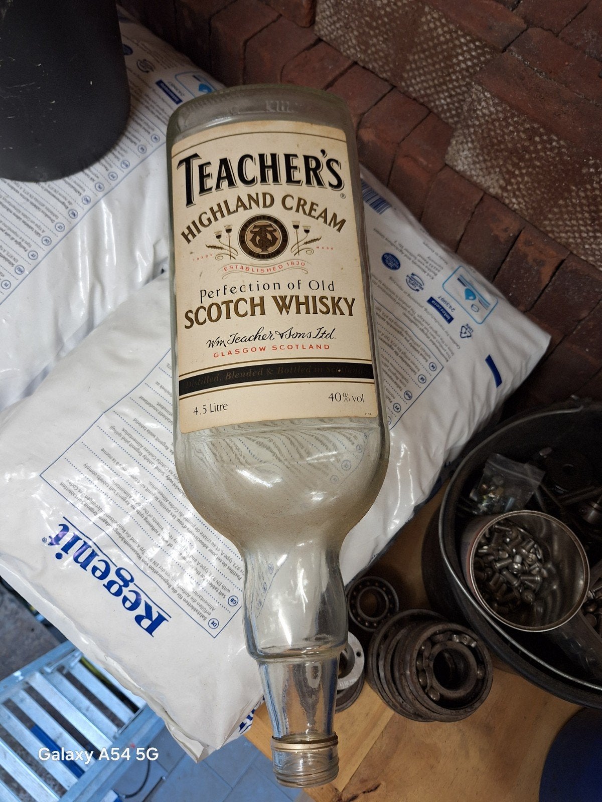 whisky fles 4,5 liter, Ophalen