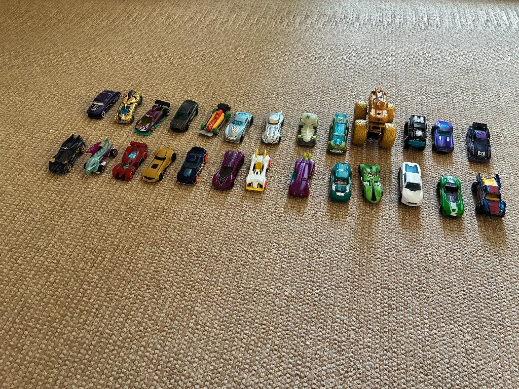 Partij Hot Wheels autootjes – 28 stuks, Ophalen, Zo goed als nieuw