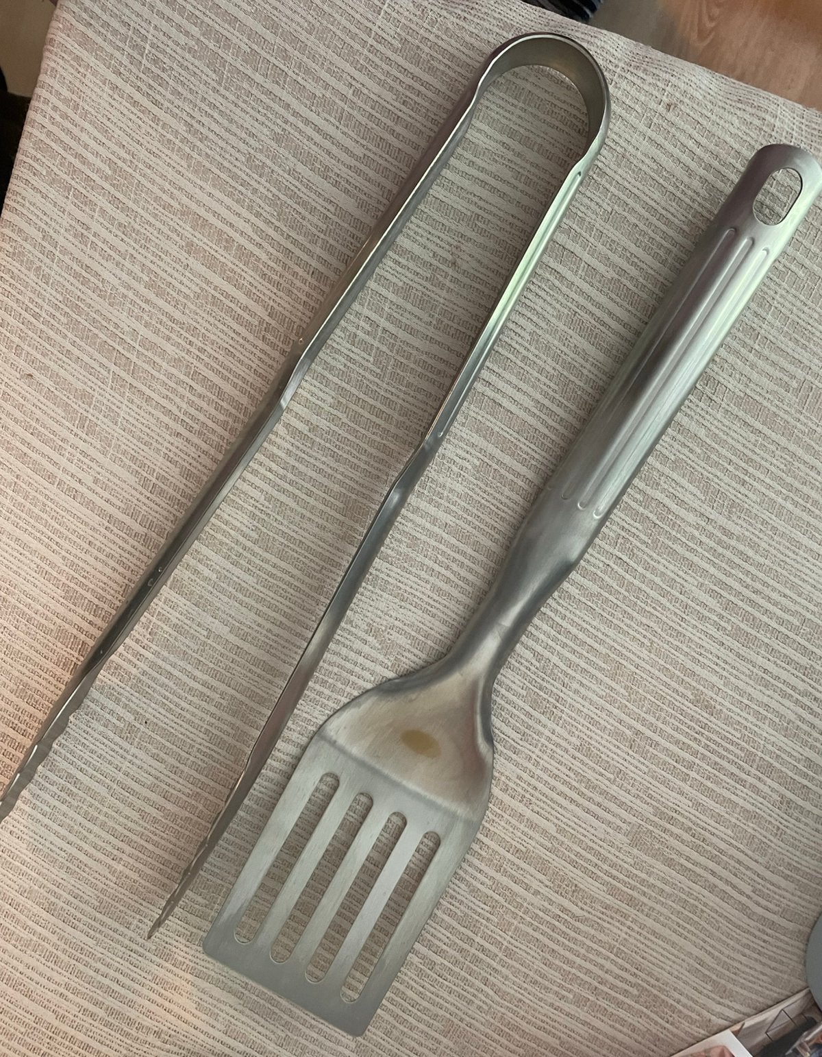 Ikea BBQ gereedschap - spatel en tang, Ophalen, Zo goed als nieuw