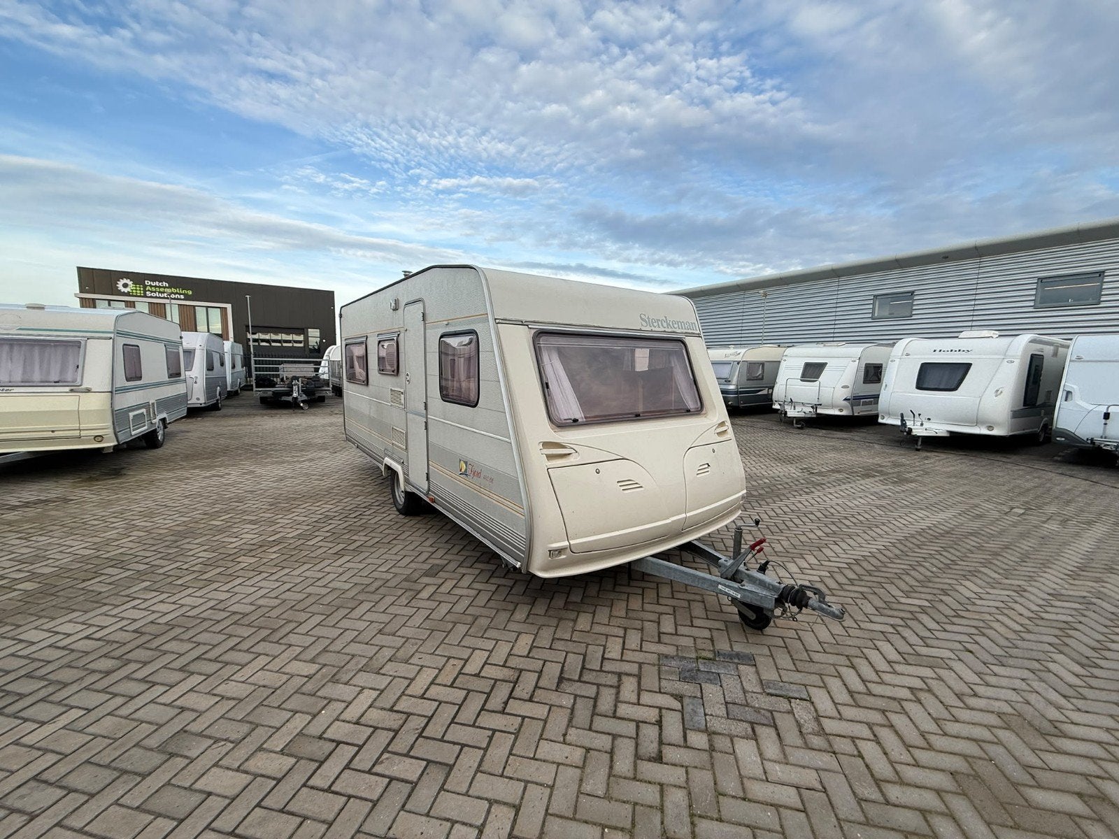 Sterckeman 480 PE met stapelbedden en voortent 6 persoons!!!, Caravans en Kamperen, Openslaande ramen, Sterckeman, Rondzit, Dwars-stapelbed