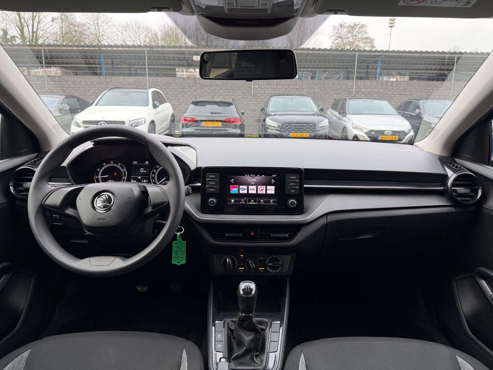 Skoda Fabia 1.0 MPI Ambition LED CarPlay PDC, Auto's, Stof, Gebruikt, LED verlichting, Blauw