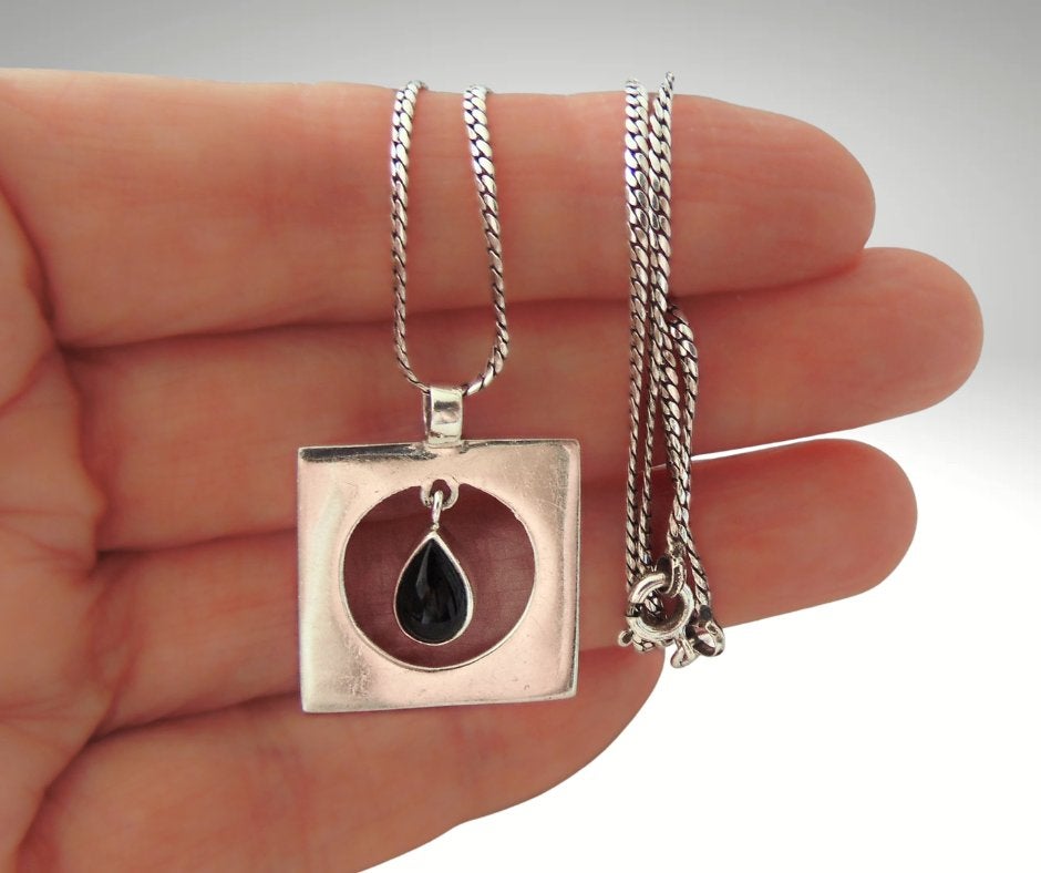 Modernistisch 925 zilveren ONYX druppel hanger aan ketting!