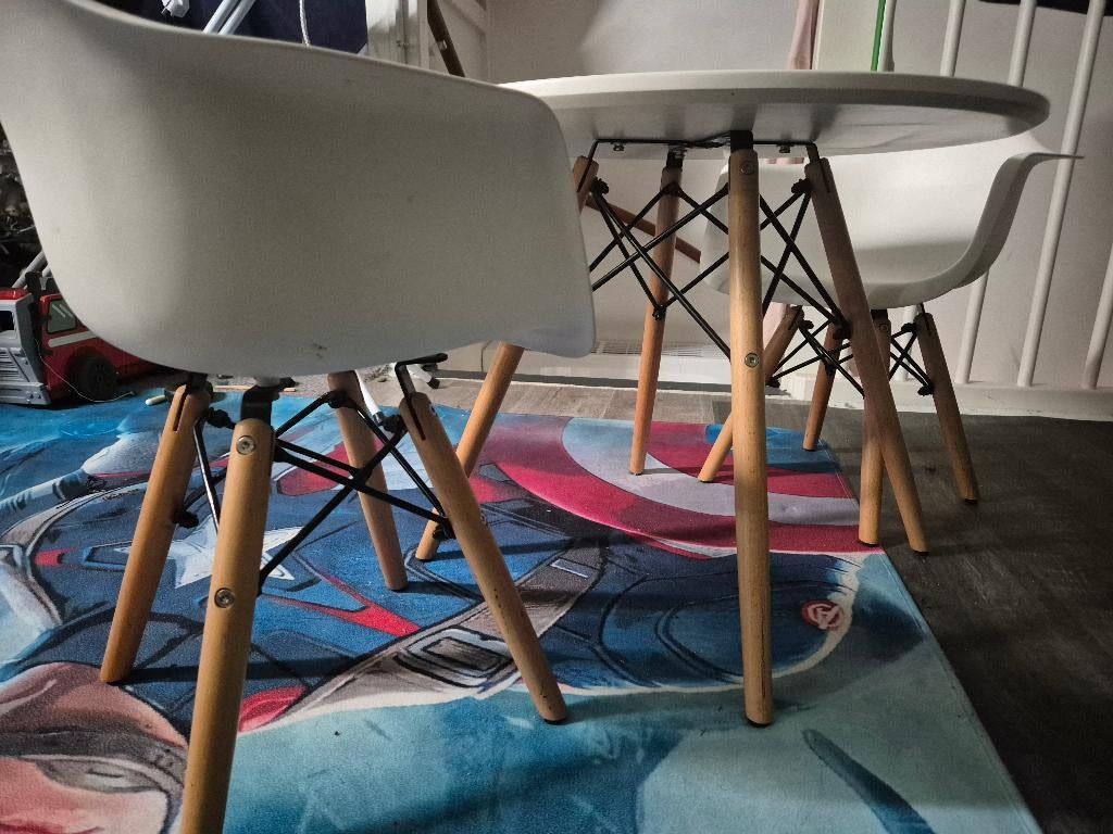 Kinder tafel met 2 stoeltjes, Kinderen en Baby's, Kinderkamer | Tafels en Stoelen, Ophalen, Gebruikt, Tafel(s) en Stoel(en)