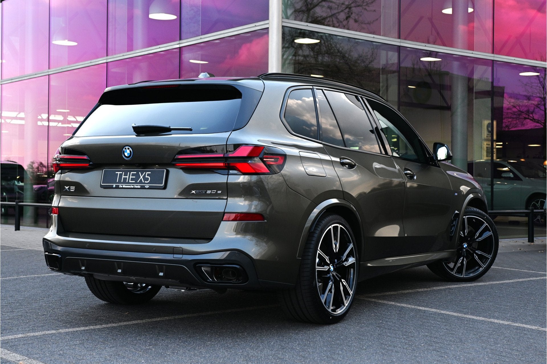 BMW X5 xDrive50e M Sport Automaat / Panoramadak / Trekhaak /, Auto's, Automaat, 2395 kg, Leder, Bedrijf
