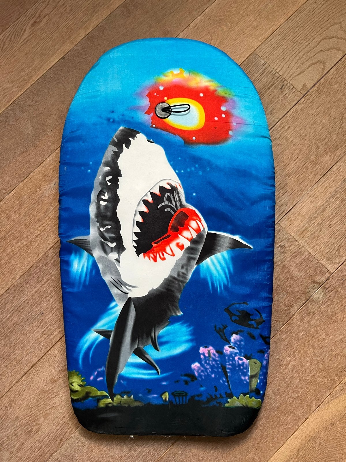 Bodyboard met haaienprint - Zo goed als nieuw, Watersport en Boten, Ophalen of Verzenden, Zo goed als nieuw, Overige typen