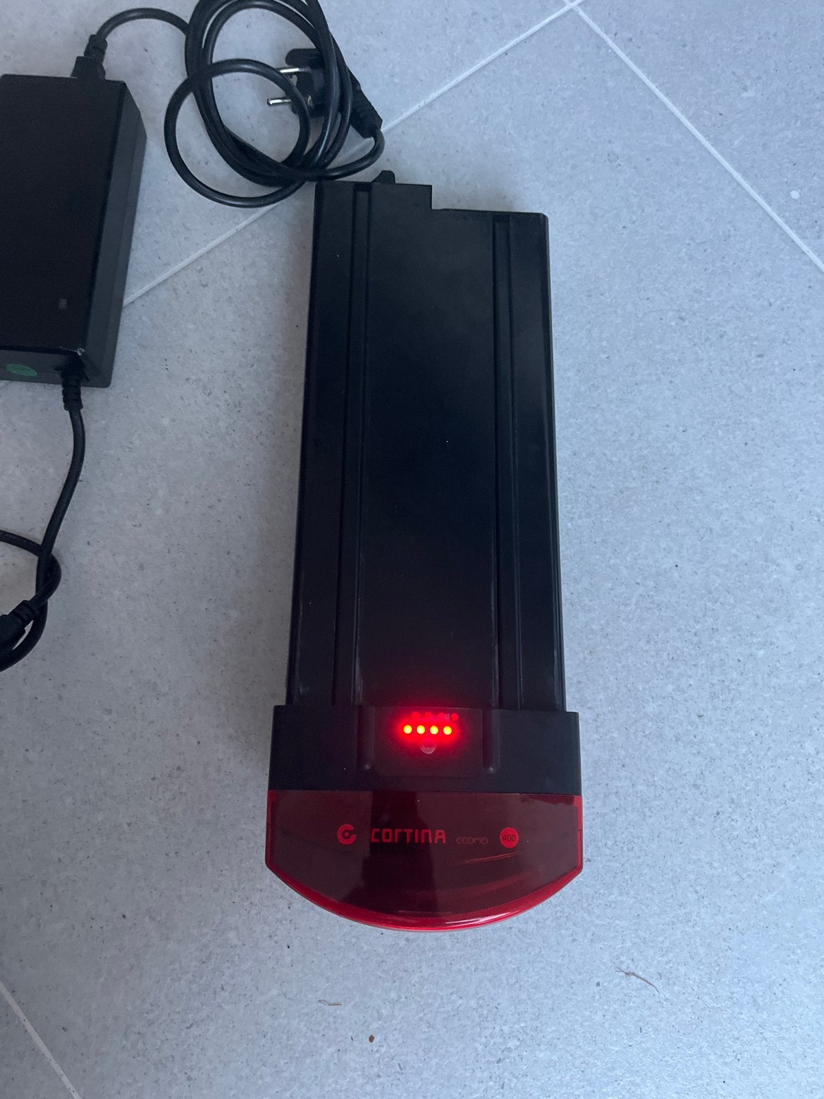 Cortina Ecomo 400 E-bike Accu met Oplader, Gebruikt