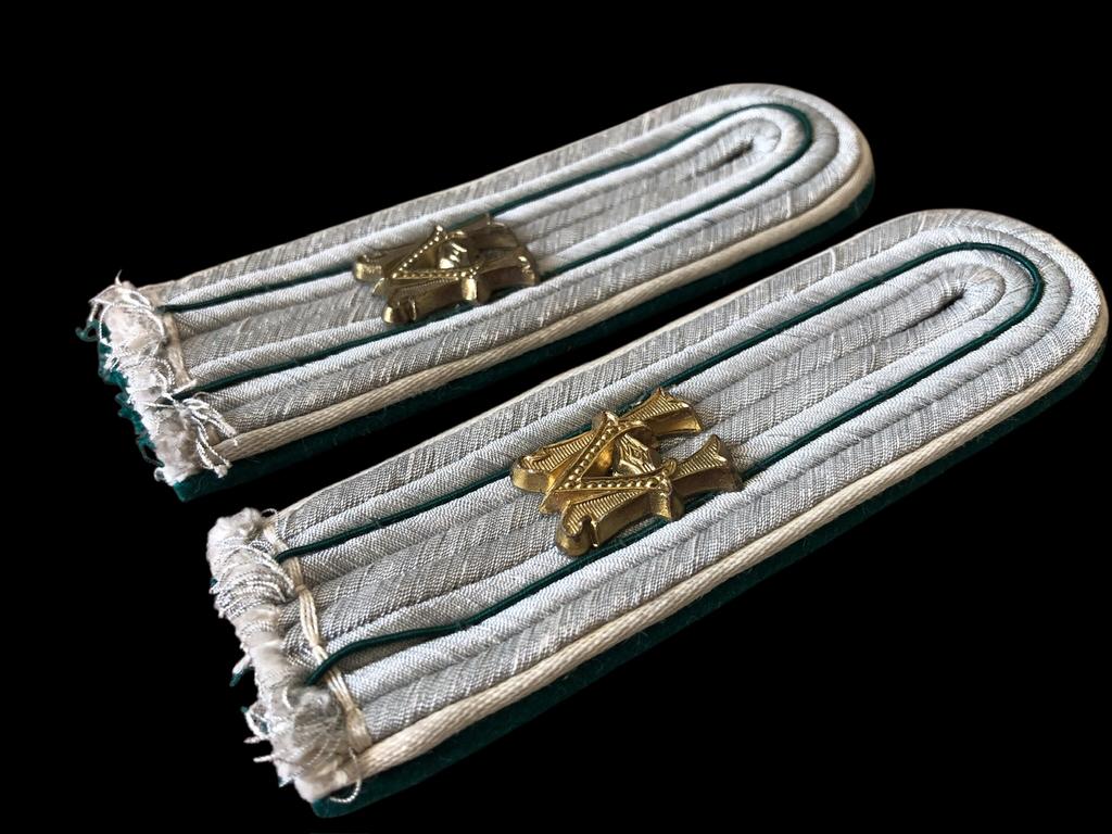 WH WW2 Beamter auf Kriegsdauer schulterklappe, Ophalen of Verzenden, Duitsland, Embleem of Badge