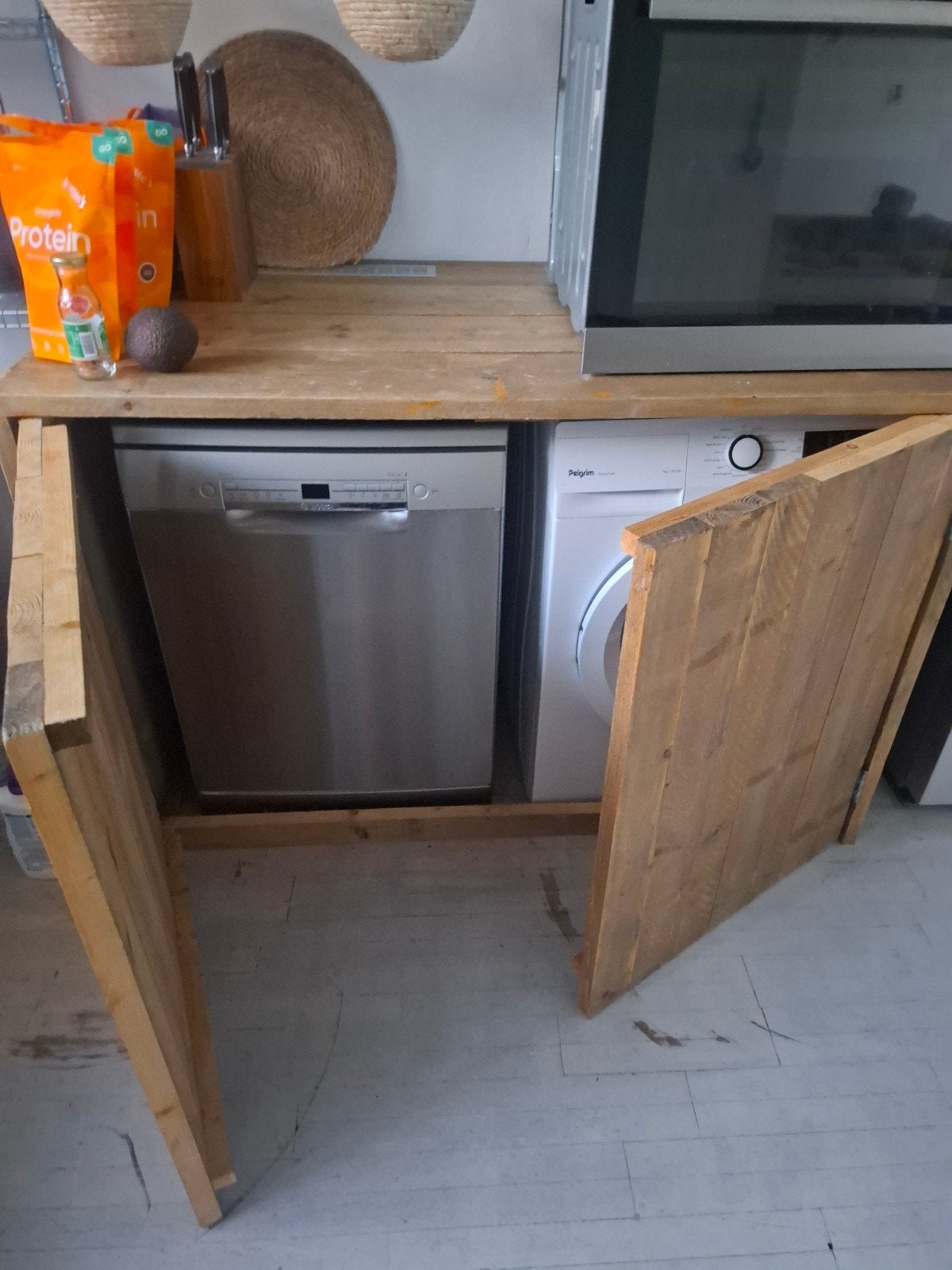 Houten Keukenkast met Inbouwruimte voor Vaatwasser, Ophalen, Gebruikt