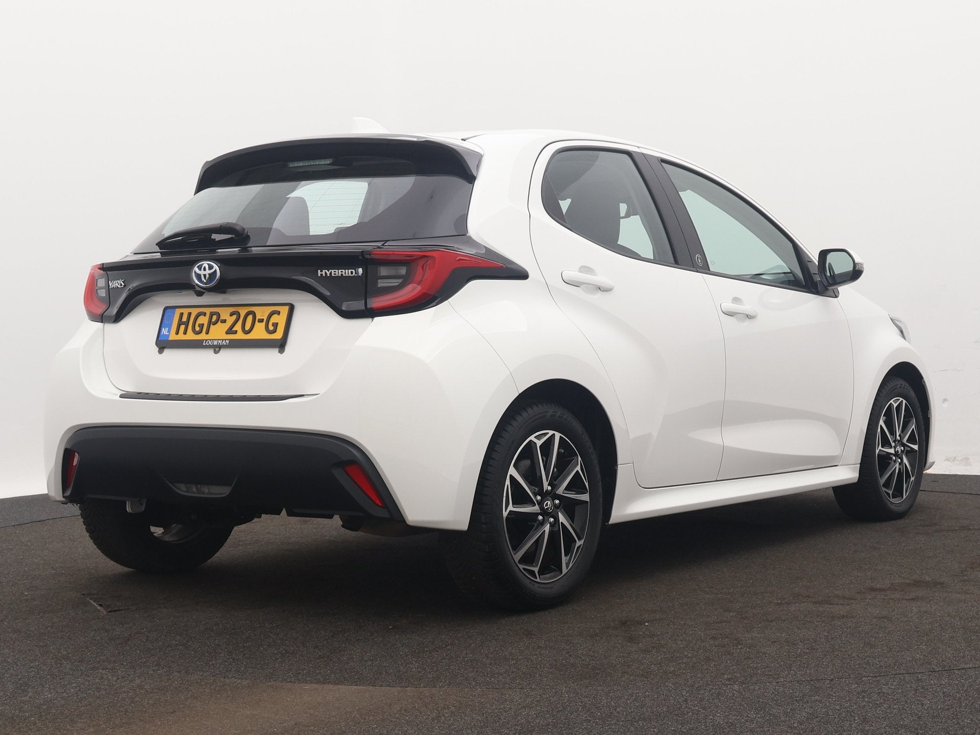 Toyota Yaris 1.5 Hybrid Dynamic Limited | Camera | Climate C, Auto's, 12 maanden, Gebruikt, Wit, 1490 cc