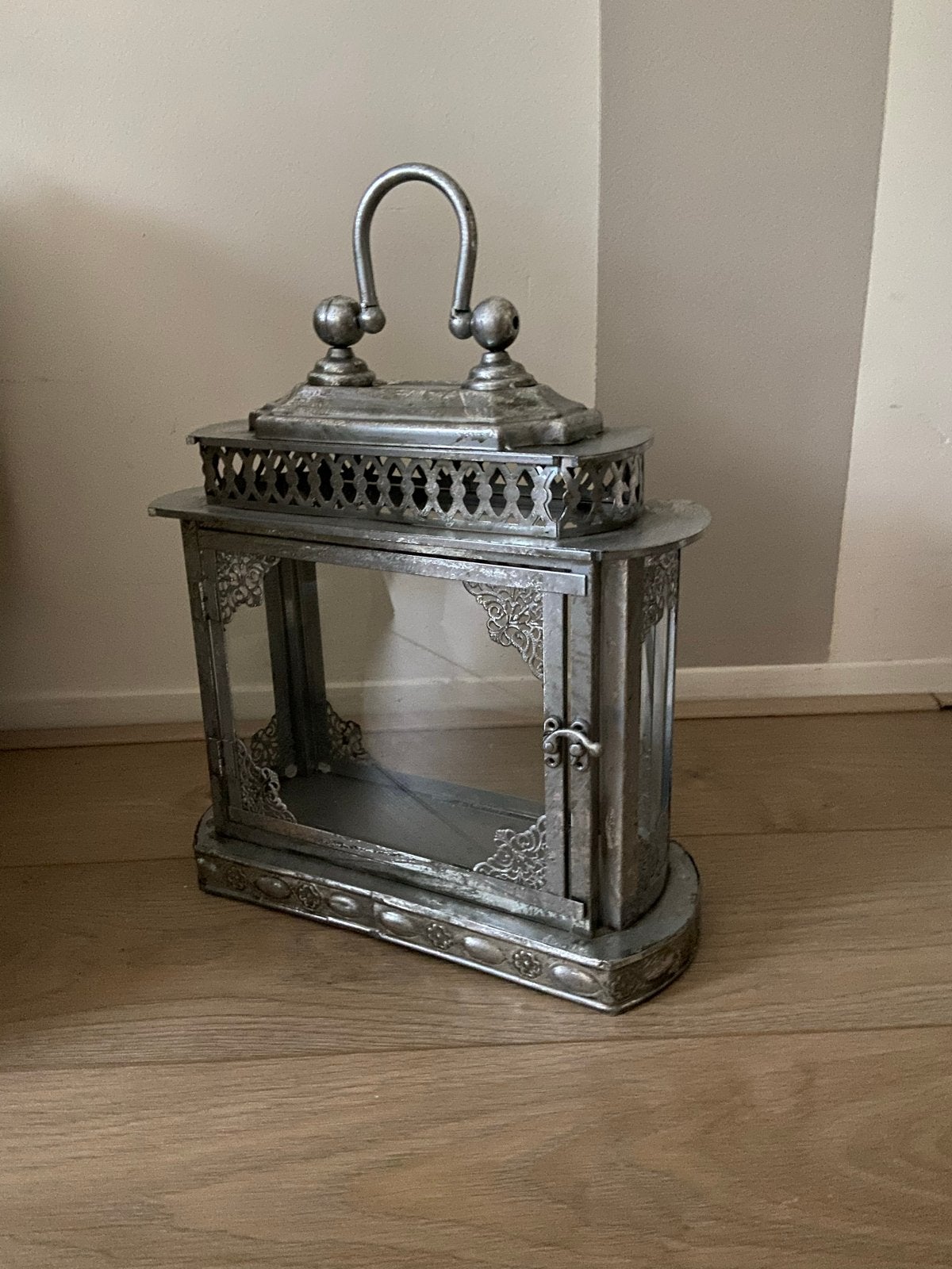 Decoratieve lantaarn van metaal en glas, Ophalen of Verzenden, Overige materialen