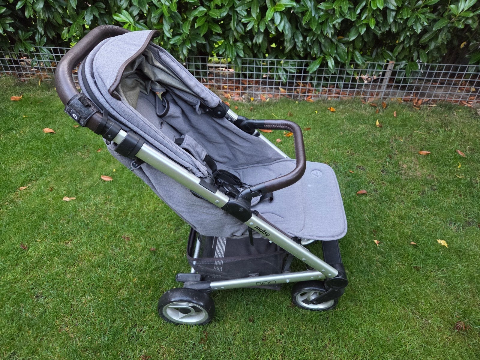 Inklapbare Mutsy Nexo buggy in goede staat, Kinderwagen, Gebruikt, Mutsy, Verstelbare duwstang