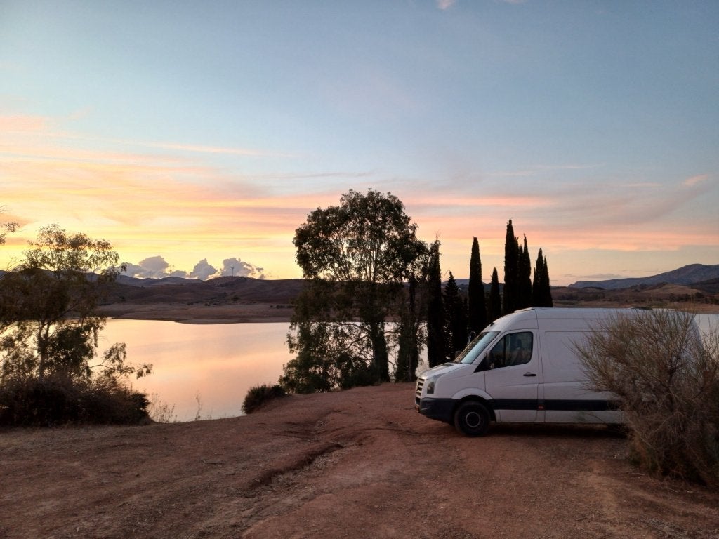 Off-grid camper | slechts 127k km | zeer groot accupakket!, Buscamper of Camperbus, Dakluik, Volkswagen, Airbags