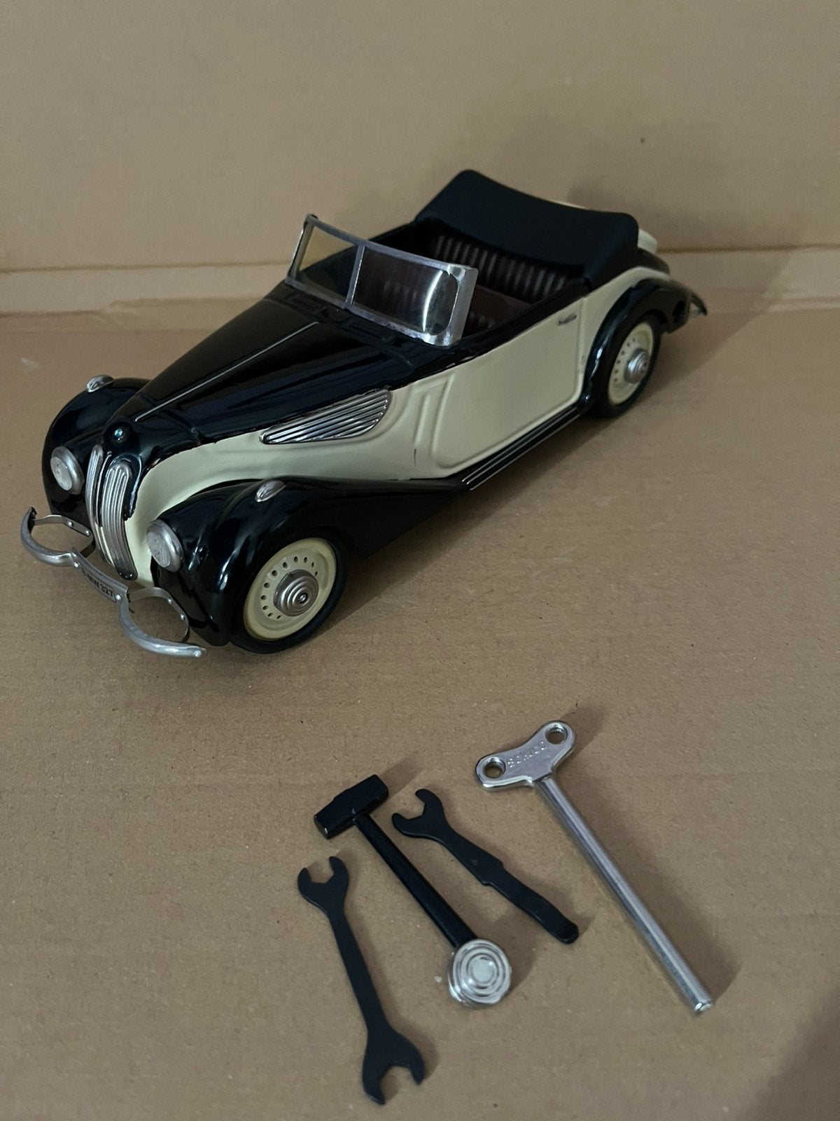 Te koop Schuco BMW 327 oldtimer 1:18, Ophalen of Verzenden, Zo goed als nieuw