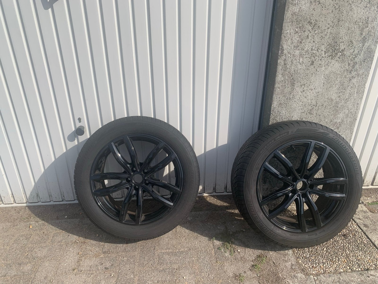 Zwarte 19 inch BMW/ Audi/Mercedes velgen met  winterbanden, Auto-onderdelen, Banden en Velgen, Banden en Velgen, Winterbanden