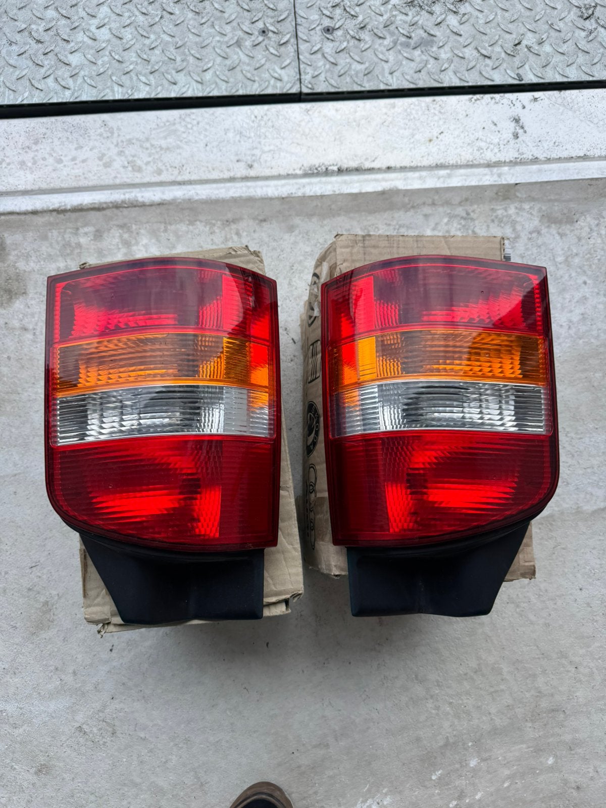 Nieuwe originele VW Transporter T5 achterlichten L + R – OEM, Ophalen of Verzenden, Nieuw, Volkswagen