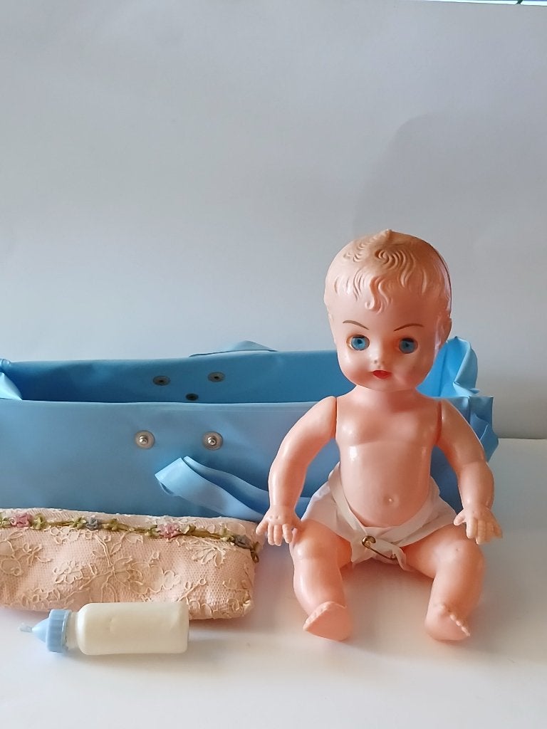 Oud Popje gemerkt Hong Kong, Verzamelen, Poppen, Ophalen of Verzenden, Gebruikt, Pop