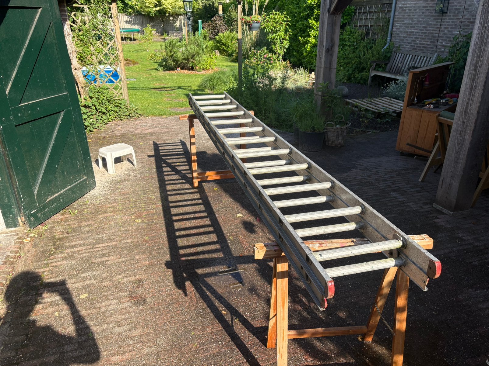 Uitschuif Ladder: 2x12 treden. Aluminium., Doe-het-zelf en Verbouw, Ladders en Trappen, Gebruikt, Ophalen of Verzenden, Ladder