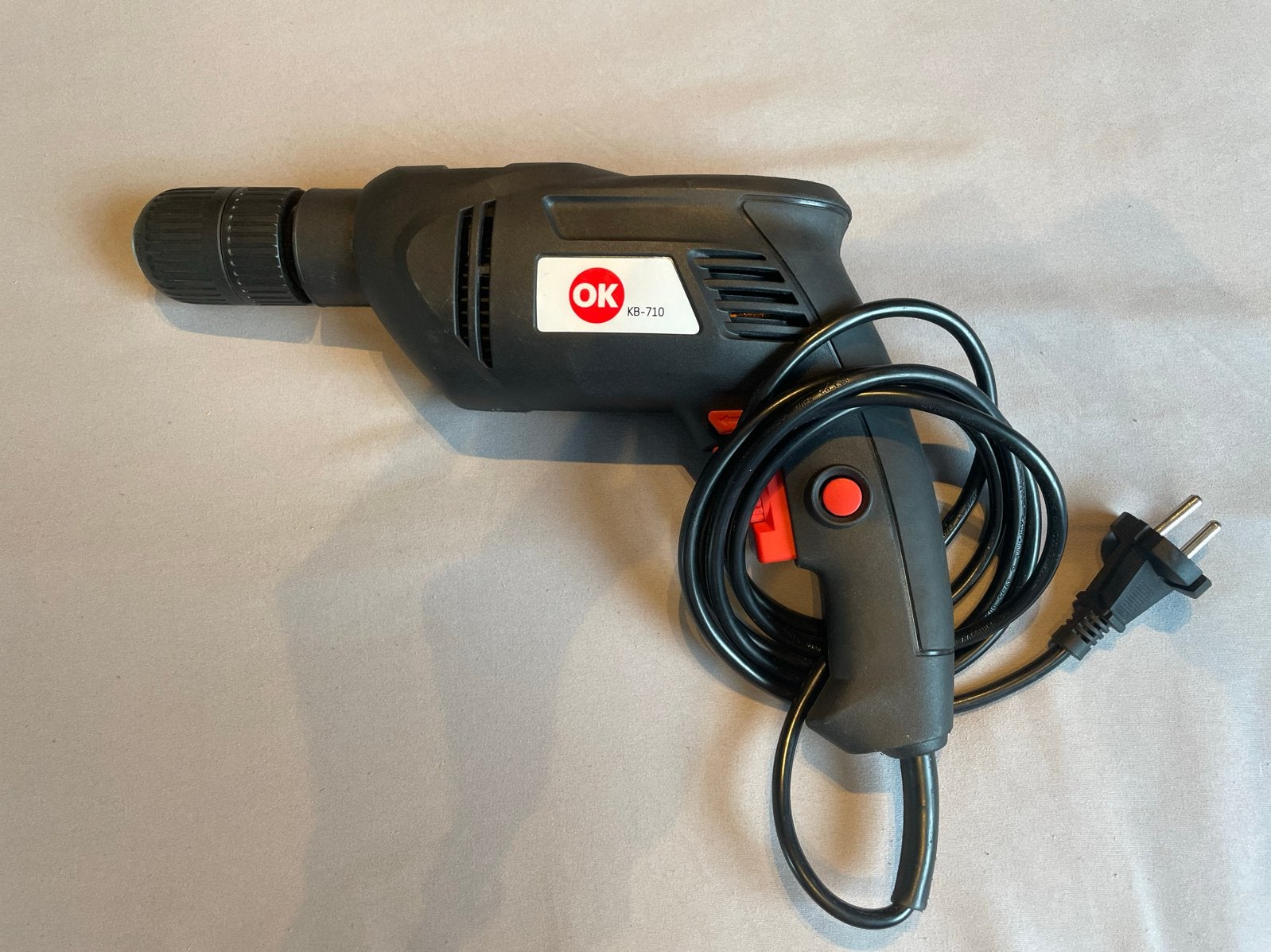 OK KB-710 Boormachine - 710W met variabele snelheid, Doe-het-zelf en Verbouw, Boormachine, Variabele snelheid, Ophalen of Verzenden