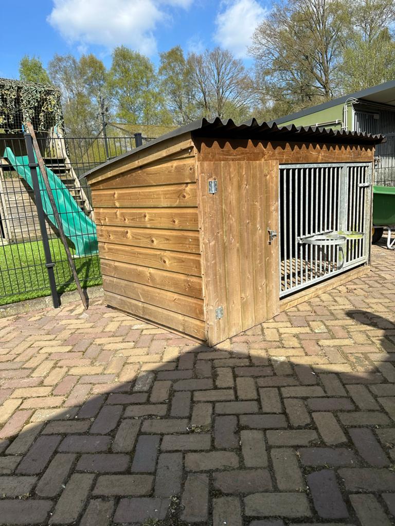 Hondenkennel of kippen verblijf,, Dieren en Toebehoren, Hondenhokken, Ophalen of Verzenden, 110 cm of meer, 100 cm of meer